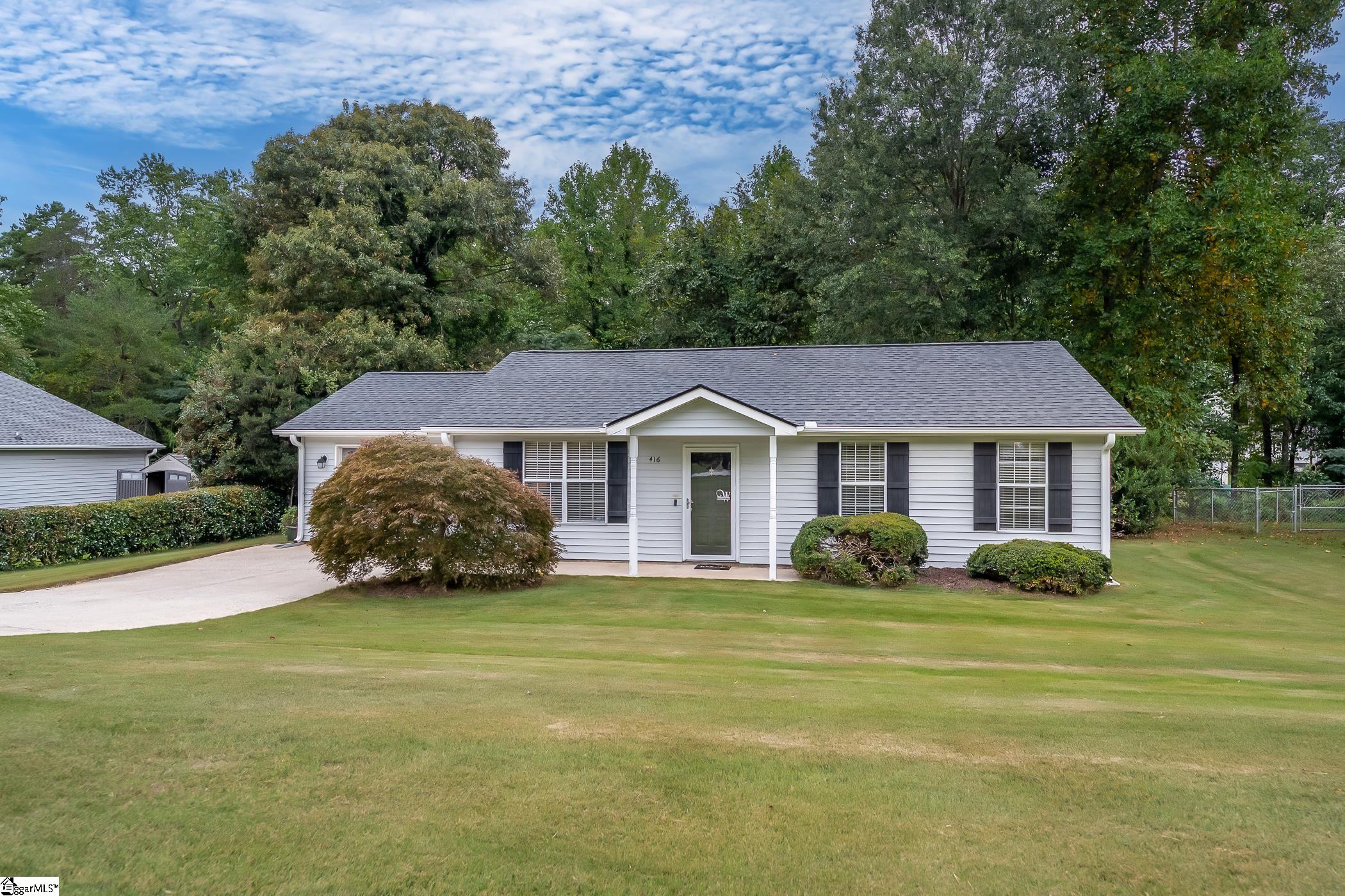 416 Maplewood Circle Greer, SC 29651 - Photo 2 of 23