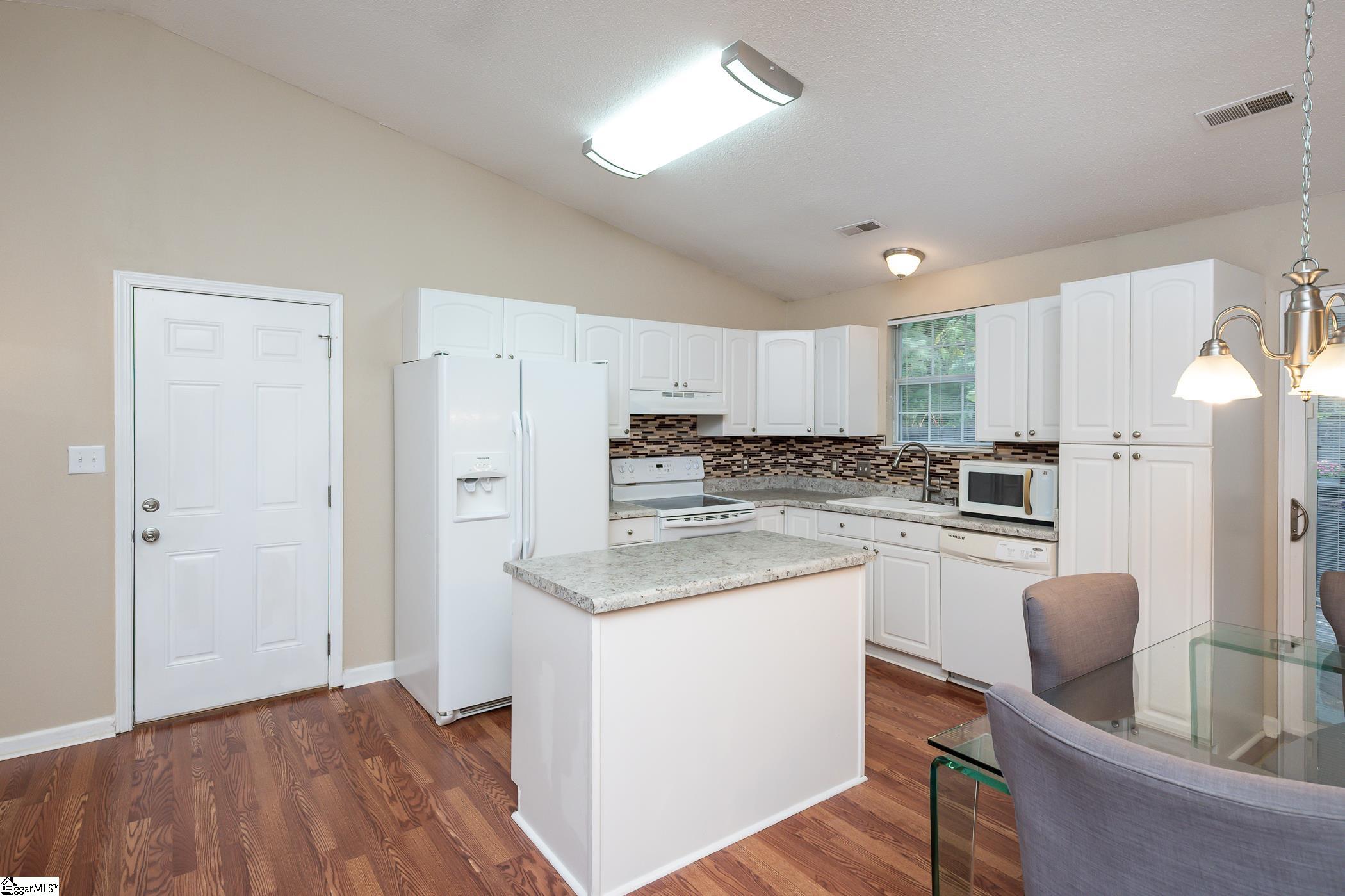 416 Maplewood Circle Greer, SC 29651 - Photo 8 of 23