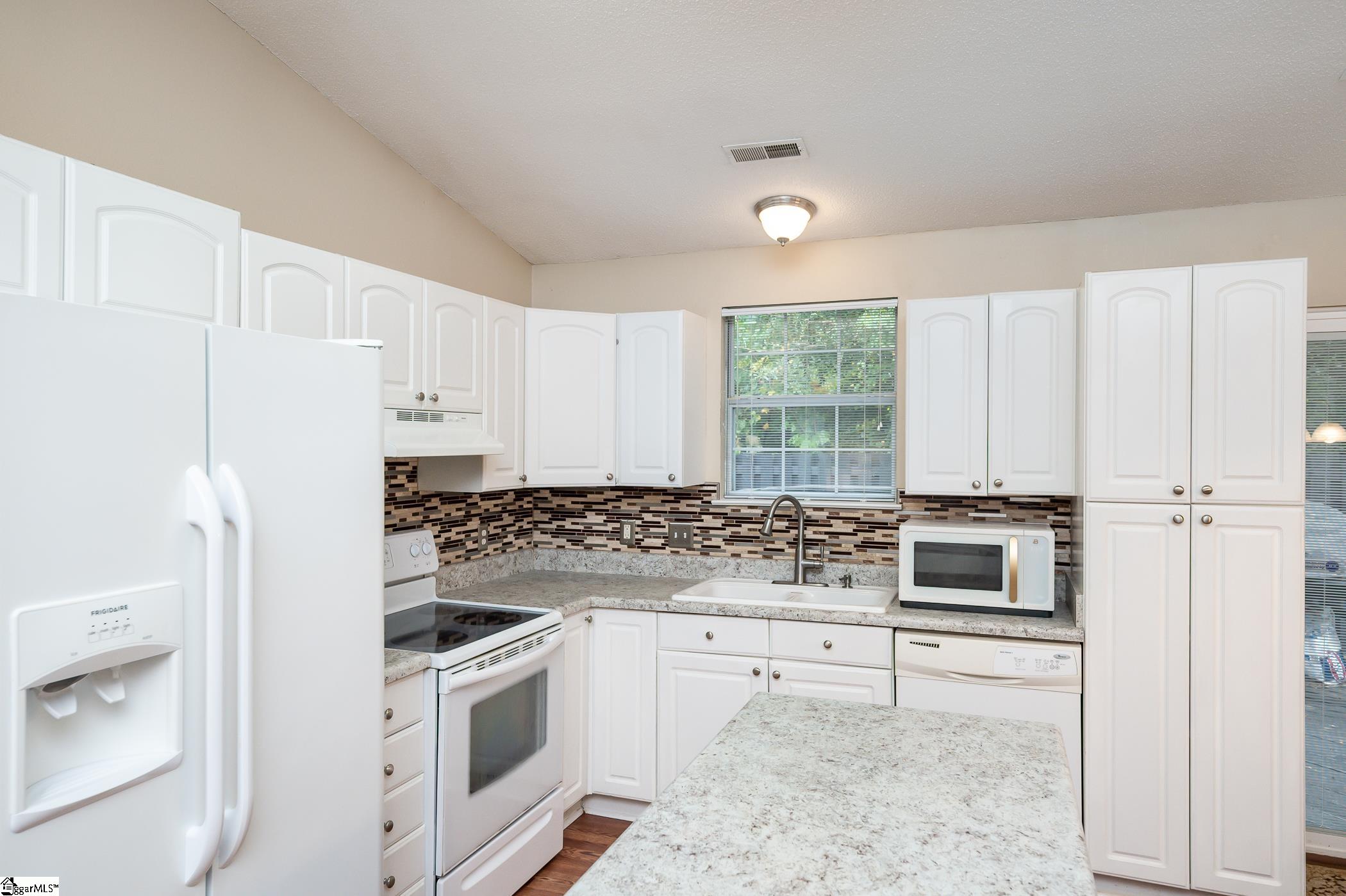 416 Maplewood Circle Greer, SC 29651 - Photo 9 of 23