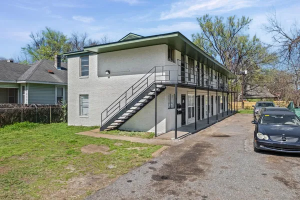 $320,000 | 736 Richmond Avenue, Memphis, TN 38106