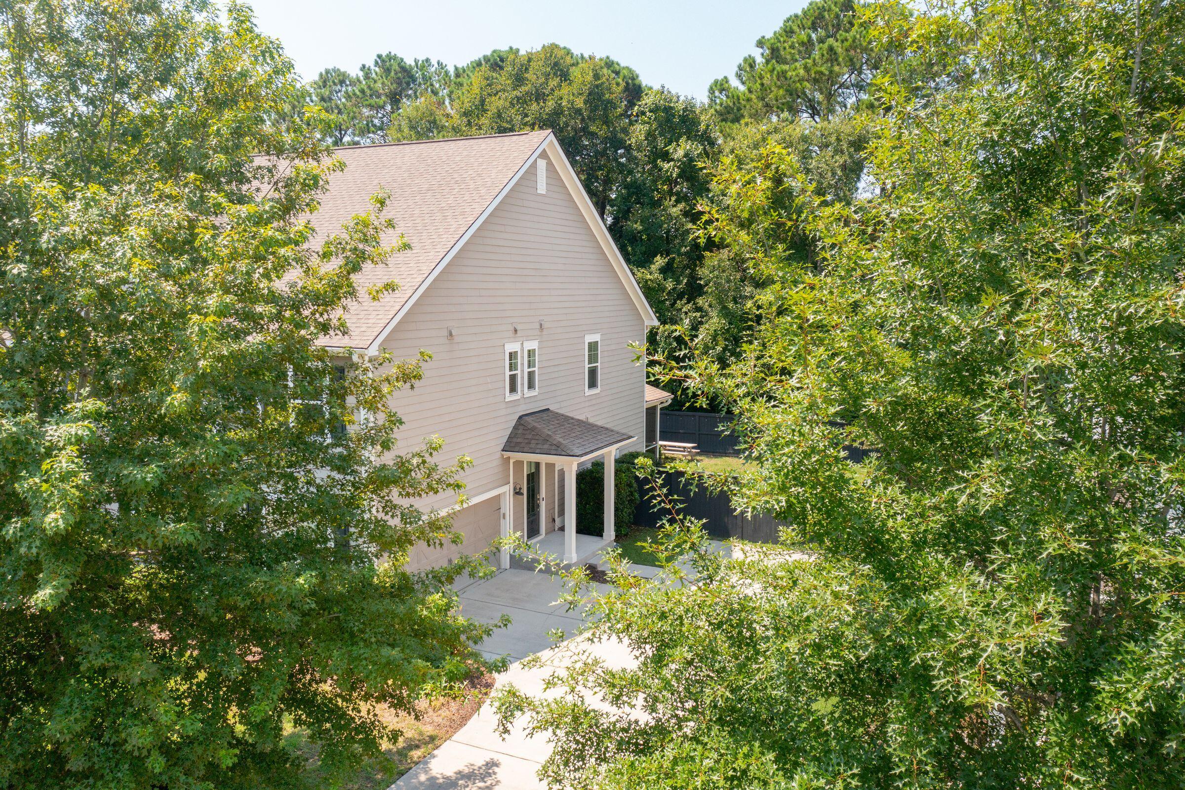 2133 Oyster Reef Lane Mount Pleasant, SC 29466 - Photo 3 of 37 2133 Oyster reef-KeenEyeMarketing-057