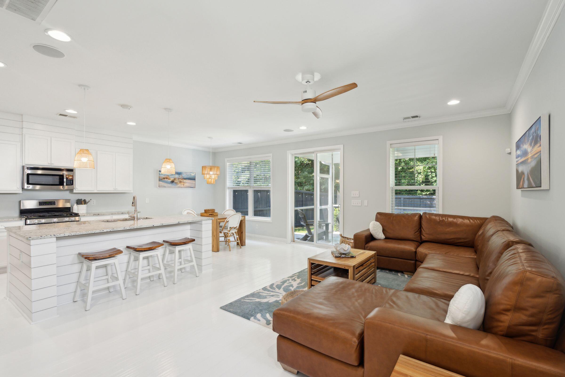 2133 Oyster Reef Lane Mount Pleasant, SC 29466 - Photo 6 of 37 2133 Oyster reef-KeenEyeMarketing-009