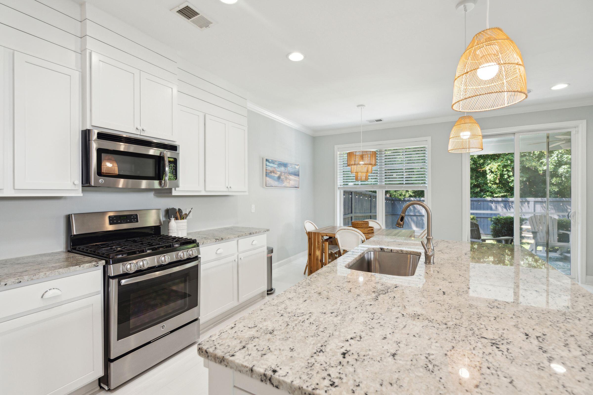 2133 Oyster Reef Lane Mount Pleasant, SC 29466 - Photo 10 of 37 2133 Oyster reef-KeenEyeMarketing-019