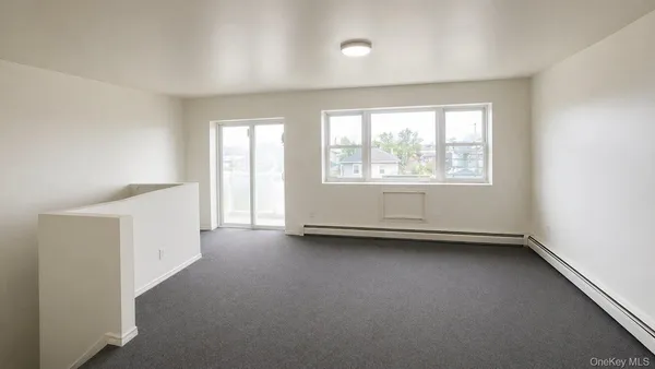 $2,800 | 334 Beach 87th Street, Unit 2 | Hammels