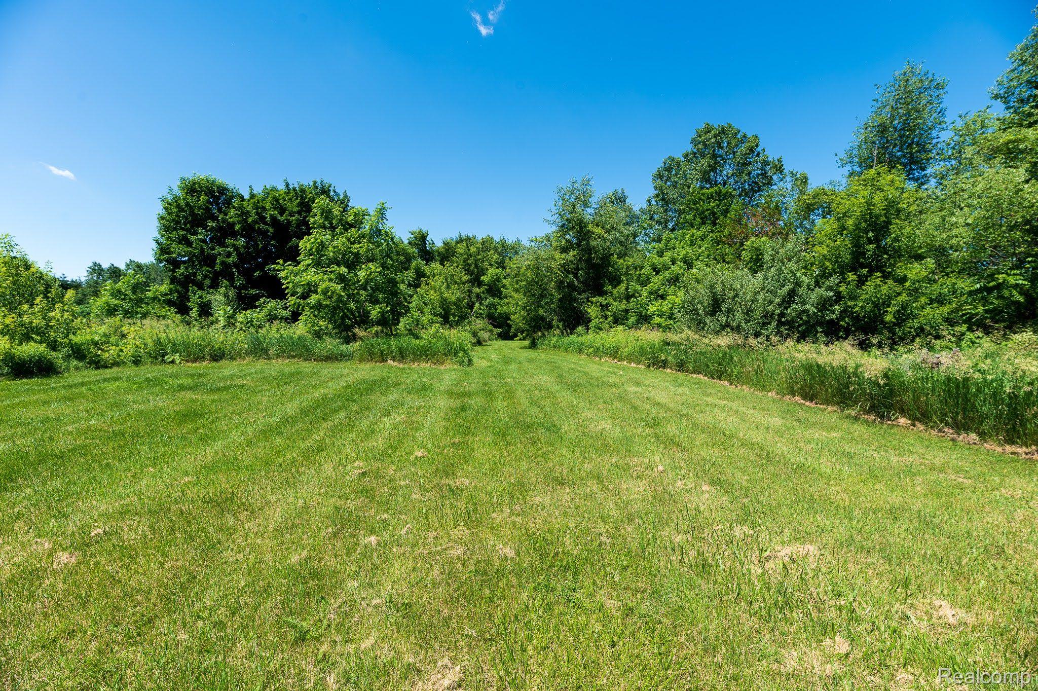 55305 Scheuer Road New Baltimore, MI 48051 - Photo 15 of 37 Gallery Image 15