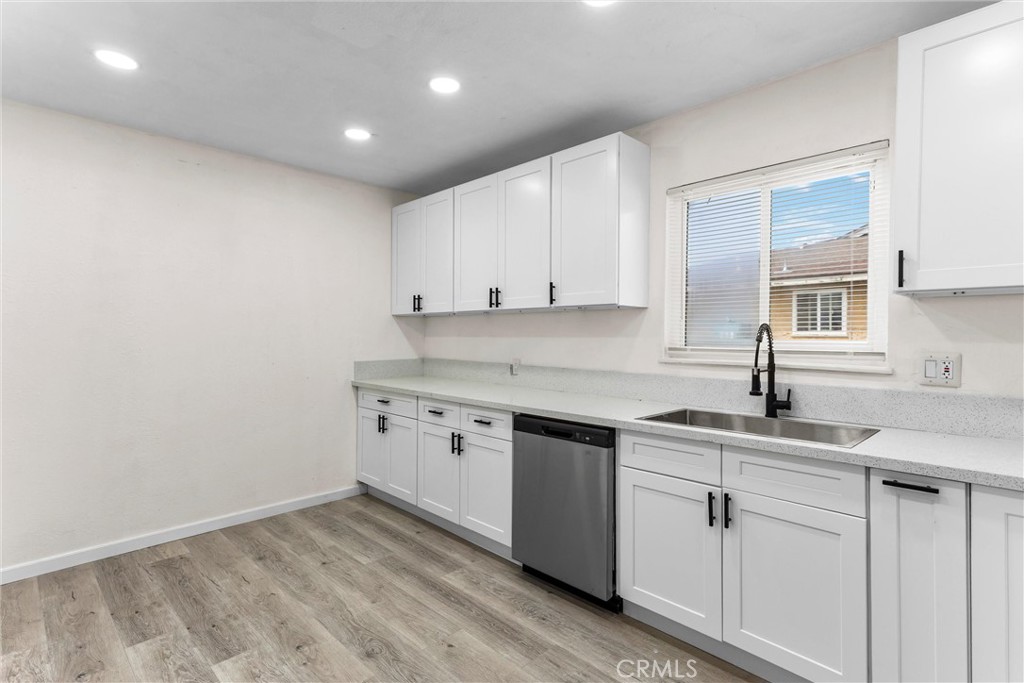 247 Grant Street Rialto, CA 92376 - Photo 11 of 40