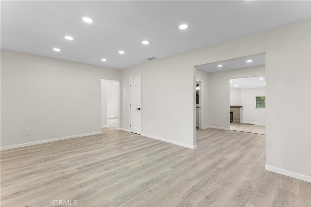 247 Grant Street Rialto, CA 92376 - Photo 7 of 40 Living room