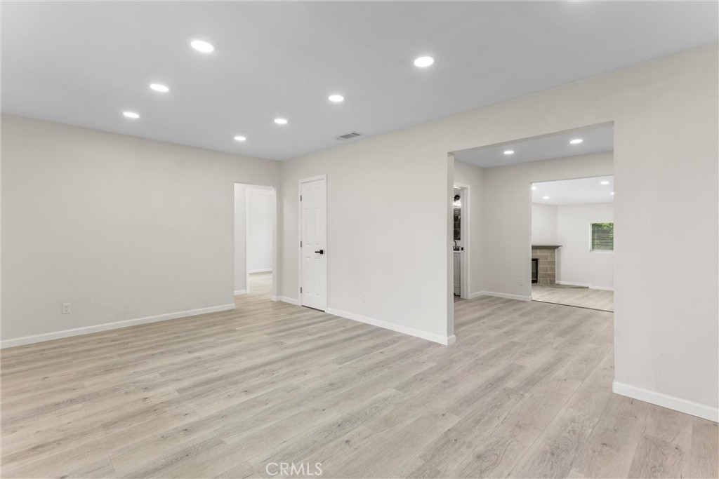 247 Grant Street Rialto, CA 92376 - Photo 7 of 40 Living room