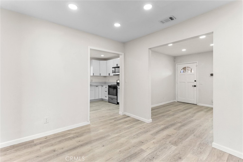 247 Grant Street Rialto, CA 92376 - Photo 9 of 40 Dining room