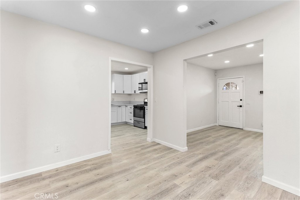 247 Grant Street Rialto, CA 92376 - Photo 9 of 40 Dining room