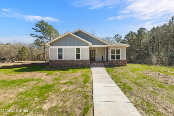 $250,000 | 534 R V Lindley Road, Moselle, MS 39459