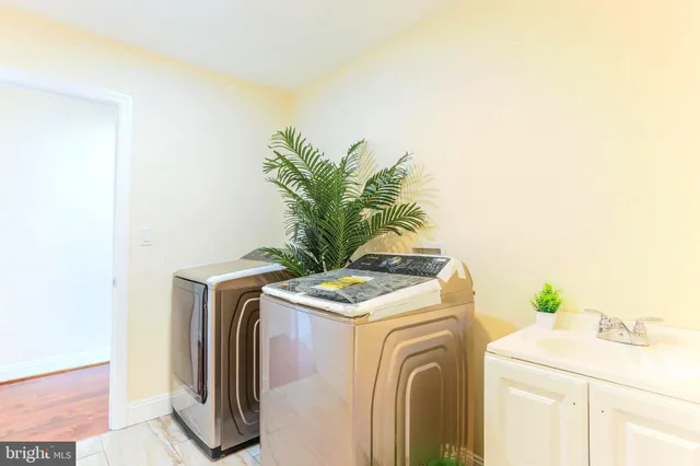 $2,338,990 | 7313 Byrneley Lane, Annandale, VA 22003