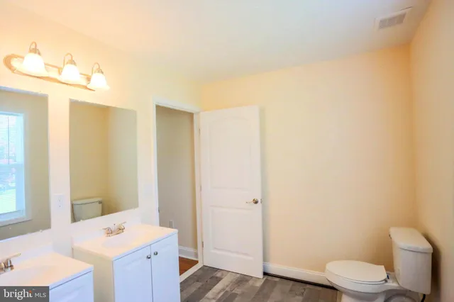 $2,338,990 | 7313 Byrneley Lane, Annandale, VA 22003