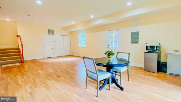 $2,199,000 | 7313 Byrneley Lane, Annandale, VA 22003