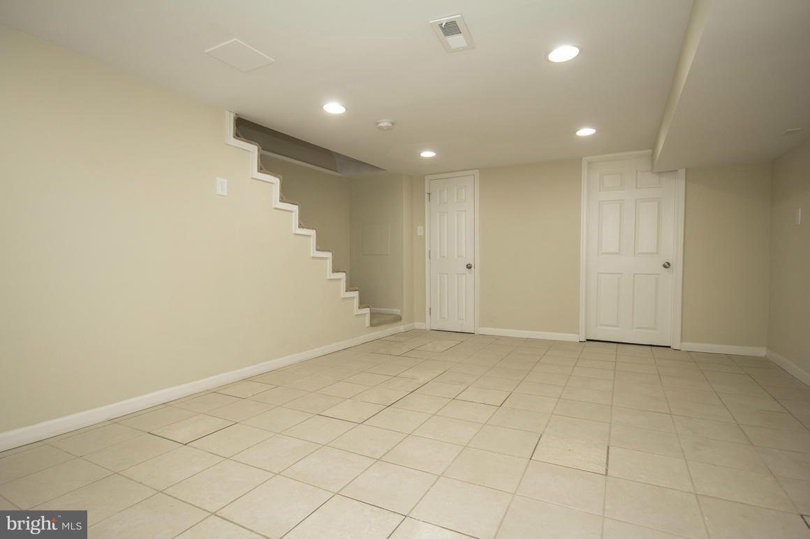5642 Govane Avenue Baltimore, MD 21212 - Photo 15 of 20 Family Room