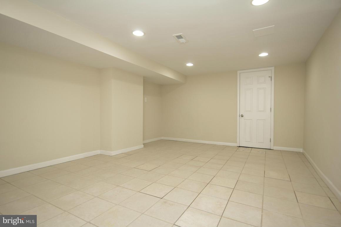 5642 Govane Avenue Baltimore, MD 21212 - Photo 17 of 20 Family Room