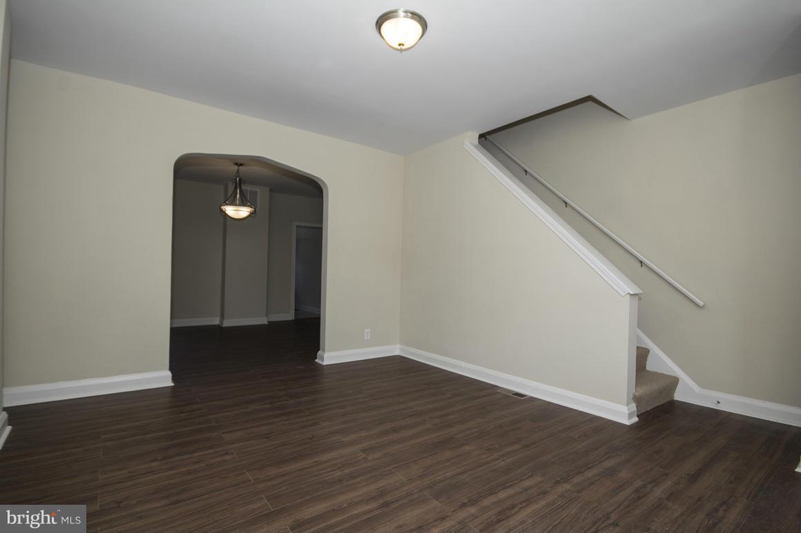 5642 Govane Avenue Baltimore, MD 21212 - Photo 8 of 20 Living Room