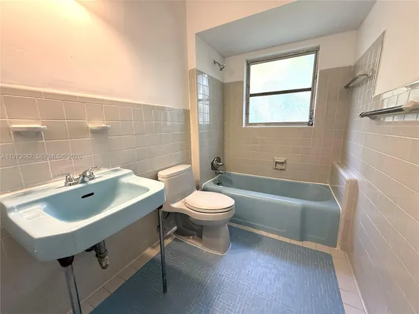 $4,300 | 845 Fairway Drive, Miami Beach, FL 33141