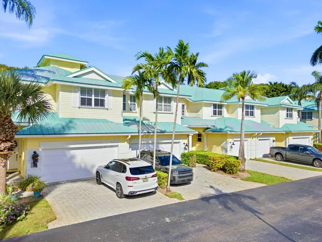 $489,000 | 125 Barefoot Cove, Hypoluxo, FL 33462