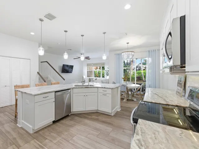 $489,000 | 125 Barefoot Cove, Hypoluxo, FL 33462