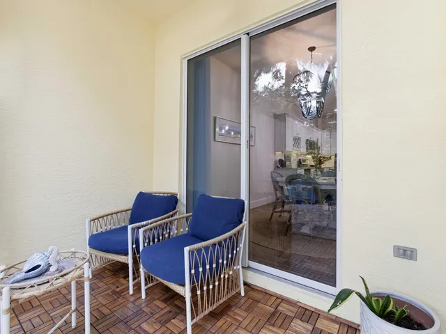 $489,000 | 125 Barefoot Cove, Hypoluxo, FL 33462