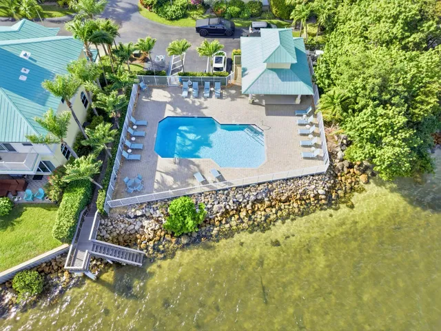 $489,000 | 125 Barefoot Cove, Hypoluxo, FL 33462