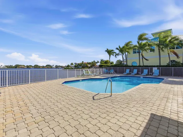 $489,000 | 125 Barefoot Cove, Hypoluxo, FL 33462