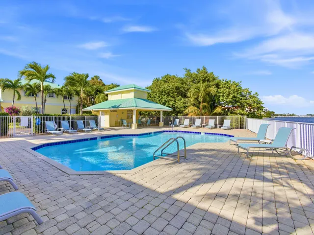 $489,000 | 125 Barefoot Cove, Hypoluxo, FL 33462