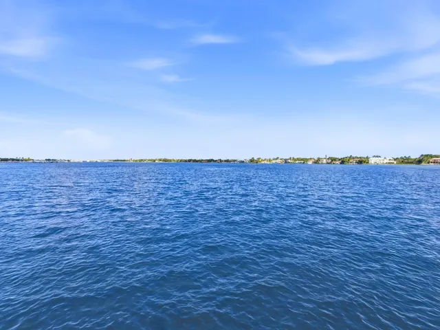 $489,000 | 125 Barefoot Cove, Hypoluxo, FL 33462