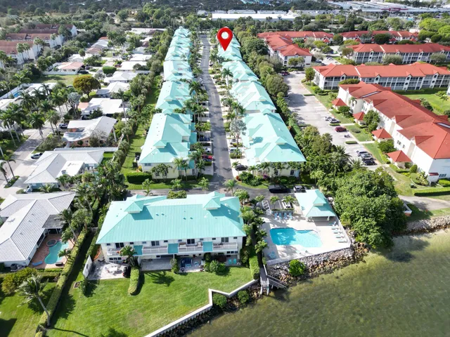 $489,000 | 125 Barefoot Cove, Hypoluxo, FL 33462
