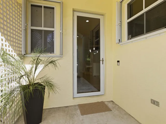 $489,000 | 125 Barefoot Cove, Hypoluxo, FL 33462