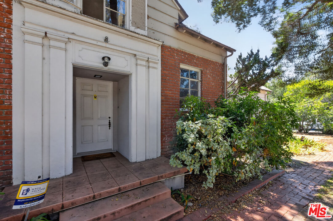 1005 Laurel Road Santa Paula, CA 93060 - Photo 10 of 37