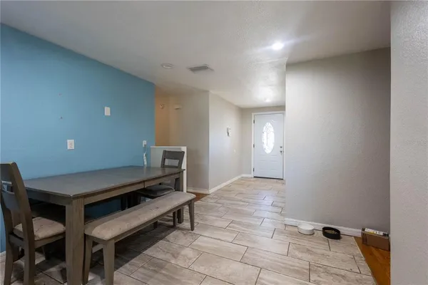 a view of livingroom with furniture