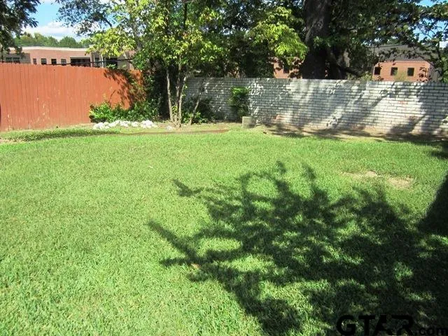 $3,500 | 401 Woodland Hills Drive, Tyler, TX 75701