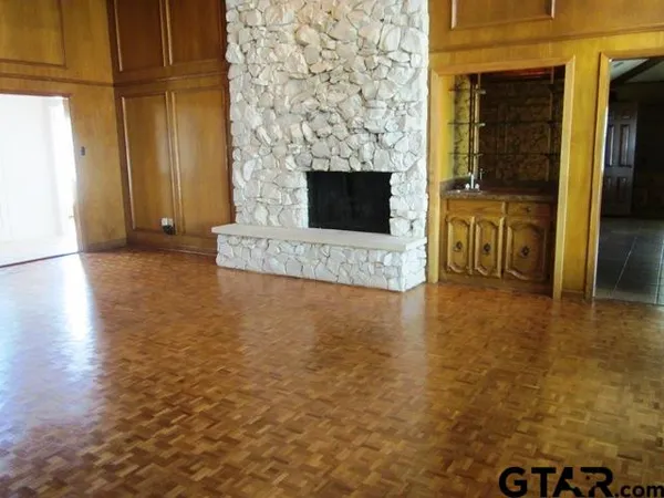 $3,500 | 401 Woodland Hills Drive, Tyler, TX 75701