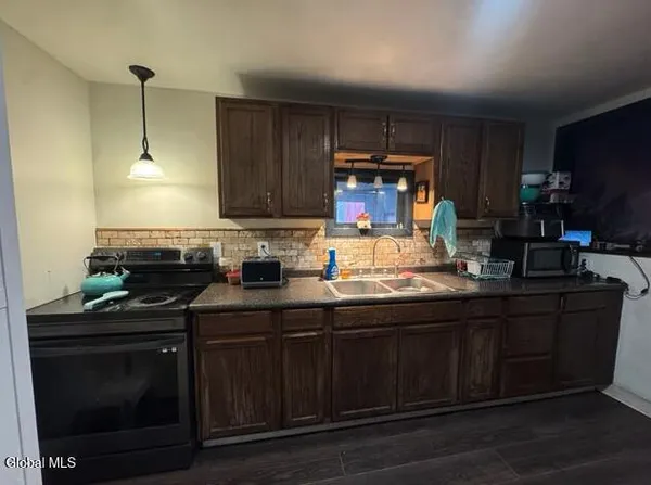 $239,000 | 348 Gardinier Street, Rotterdam, NY 12306