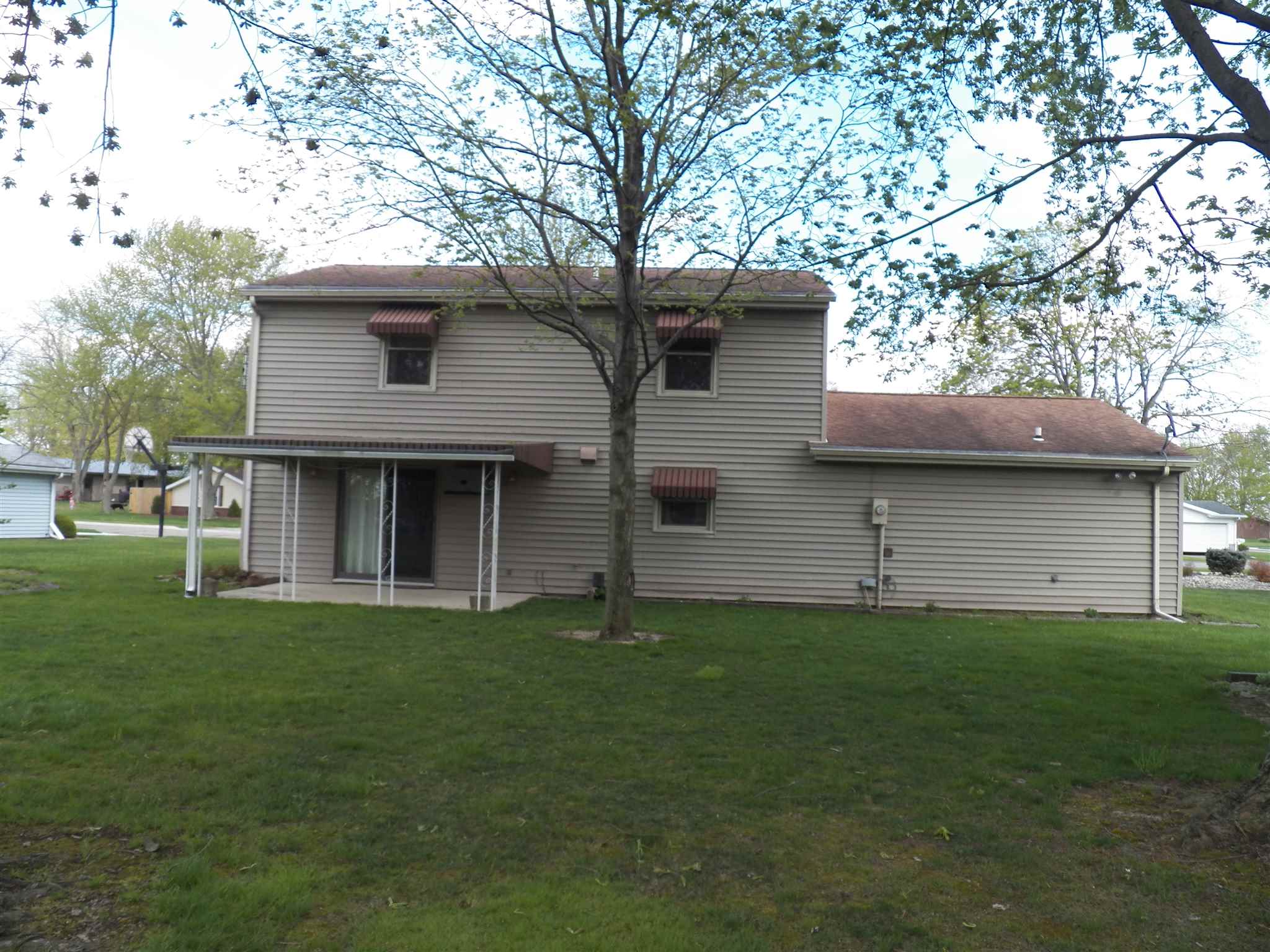216 Stony Point Way Decatur, IN 46733 - Photo 2 of 15