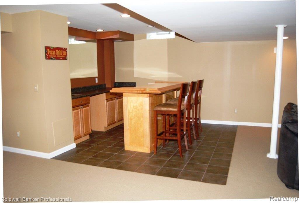 49211 Rockefeller Drive Canton, MI 48188 - Photo 18 of 21 Basement Bar