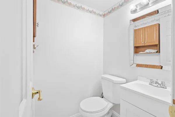 $140,000 | 2950 Southeast Ocean Boulevard, Unit 15, Stuart, FL 34996