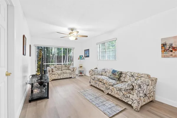 $140,000 | 2950 Southeast Ocean Boulevard, Unit 15, Stuart, FL 34996