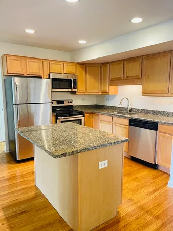 $2,300 | 600 West Russell Street, Unit 210, Barrington, IL 60010