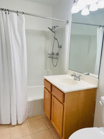 $2,300 | 600 West Russell Street, Unit 210, Barrington, IL 60010