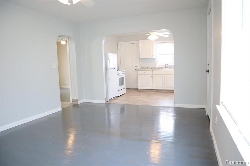 1230 Hemphill Road Burton, MI 48529 - Photo 4 of 18