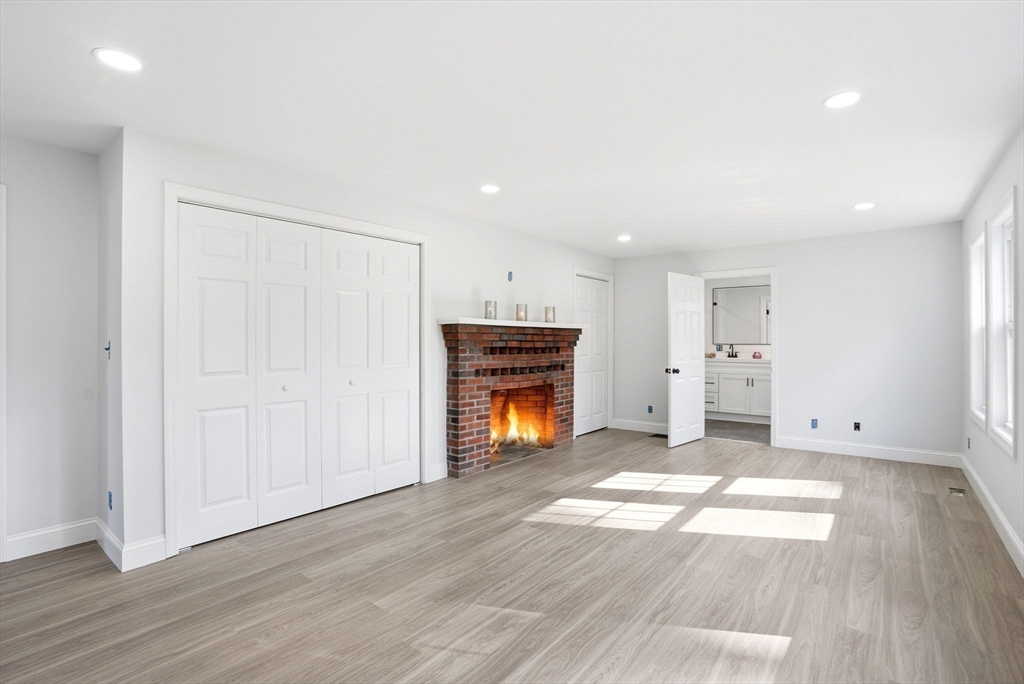 357 Wareham Street Middleboro, MA 02346 - Photo 17 of 42