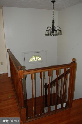 8160 Sinclair Mill Road Manassas, VA 20112 - Photo 13 of 15 Entrance / Foyer