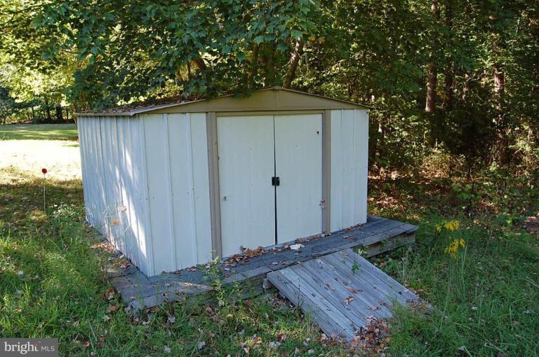 8160 Sinclair Mill Road Manassas, VA 20112 - Photo 10 of 15 Shed
