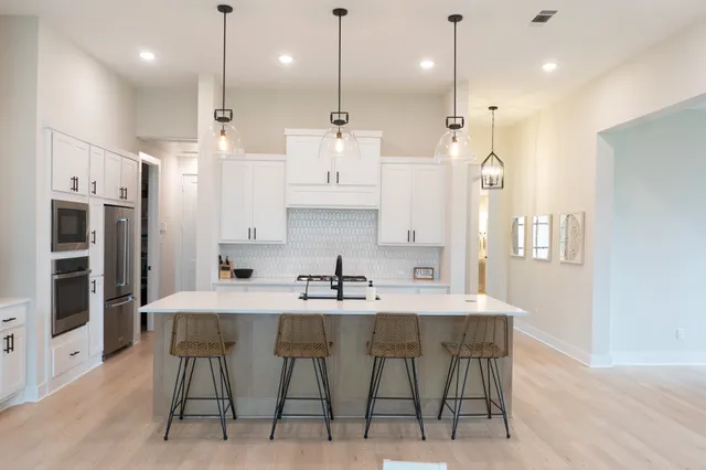 $879,500 | 26951 Longwood Ledge Lane, The Woodlands, TX 77389