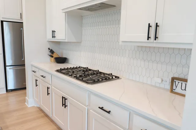 $879,500 | 26951 Longwood Ledge Lane, The Woodlands, TX 77389