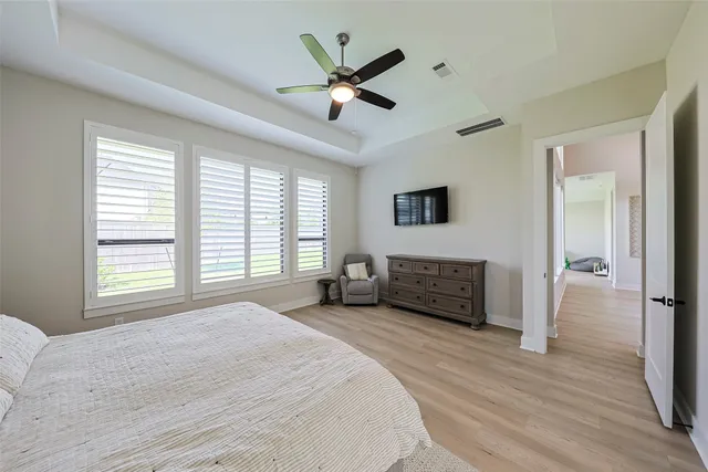 $879,500 | 26951 Longwood Ledge Lane, The Woodlands, TX 77389