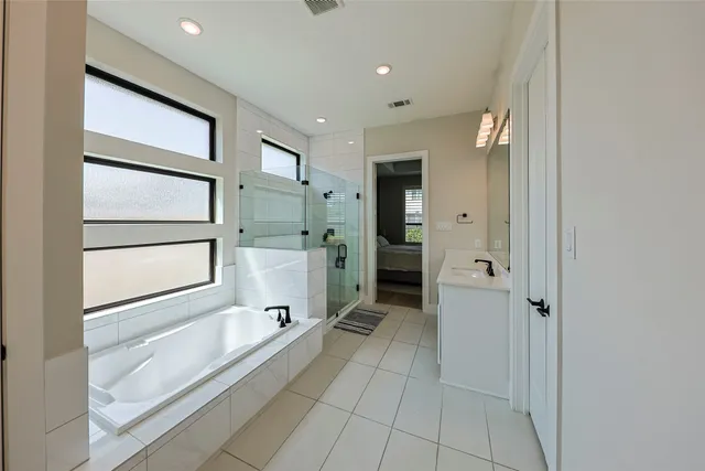 $879,500 | 26951 Longwood Ledge Lane, The Woodlands, TX 77389